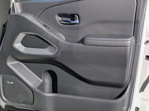 Certified 2024 Nissan Frontier SL w/ Technology Package image 12