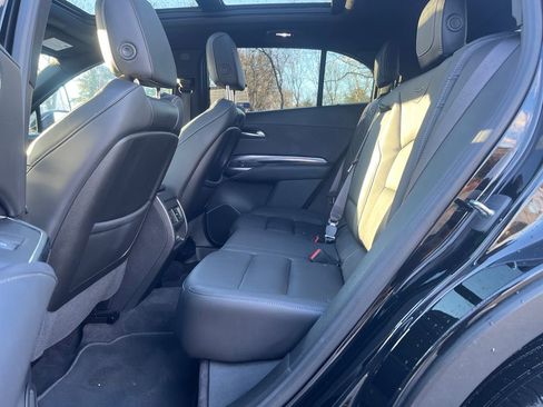 Used 2023 Cadillac XT4 Luxury w/ Cold Weather Package image 9