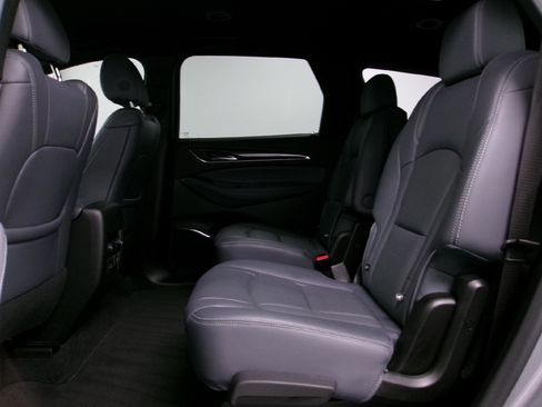 Certified 2024 Buick Enclave Premium image 9