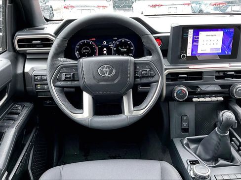 Used 2025 Toyota Tacoma TRD Off-Road image 5