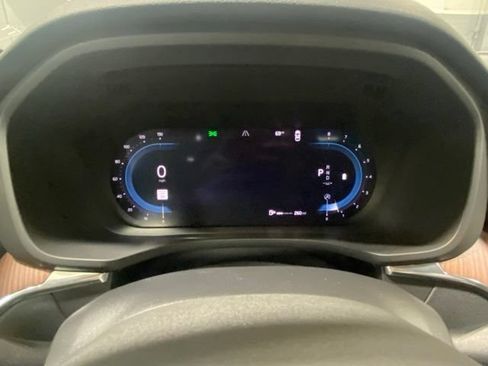 Used 2024 Volvo XC60 B5 Plus w/ Climate Package AWD/4WD image 16