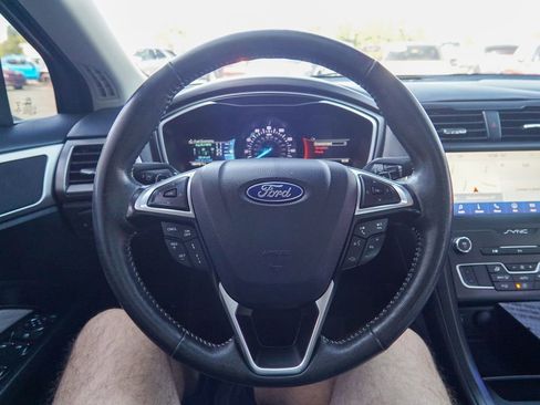 Used 2019 Ford Fusion SE w/ Equipment Group 151A FWD image 19
