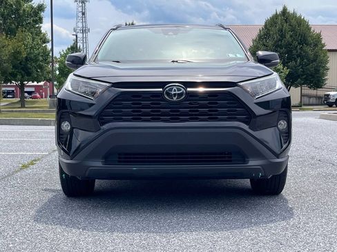 Used 2021 Toyota RAV4 XLE AWD/4WD image 3