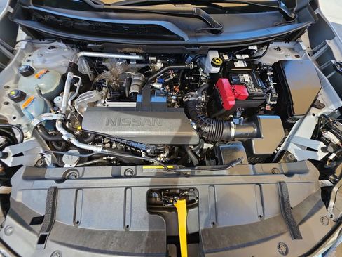 Used 2024 Nissan Rogue S FWD image 31