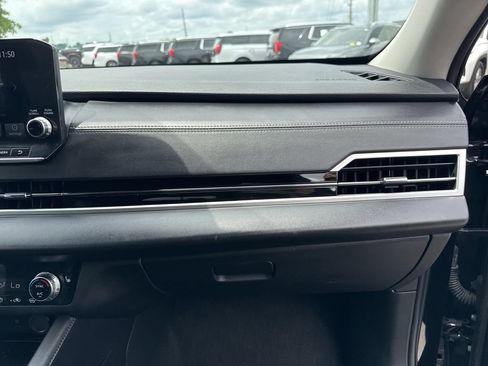Used 2024 Mitsubishi Outlander SE AWD/4WD image 17