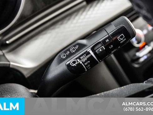 Used 2024 Kia Carnival LX image 30