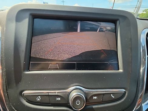 Used 2023 Chevrolet Equinox LT AWD/4WD image 16
