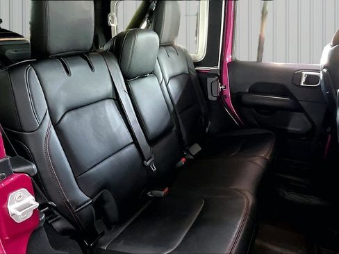 Used 2024 Jeep Wrangler Unlimited Rubicon AWD/4WD image 26