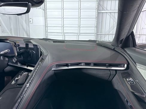 Used 2021 Chevrolet Corvette Stingray Premium Cpe w/ Z51 Performance Package image 36