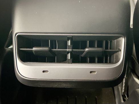 Used 2020 Tesla Model 3 Standard Range image 19