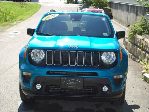 Used 2022 Jeep Renegade Latitude AWD/4WD image 2