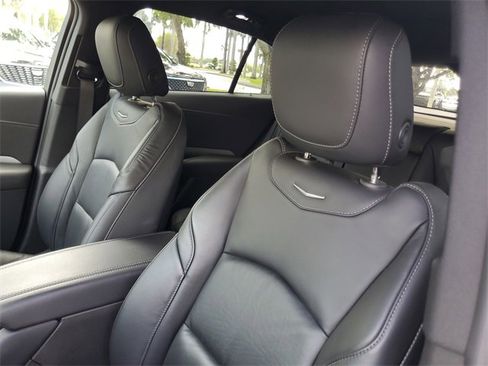 Certified 2023 Cadillac XT4 Premium Luxury image 18