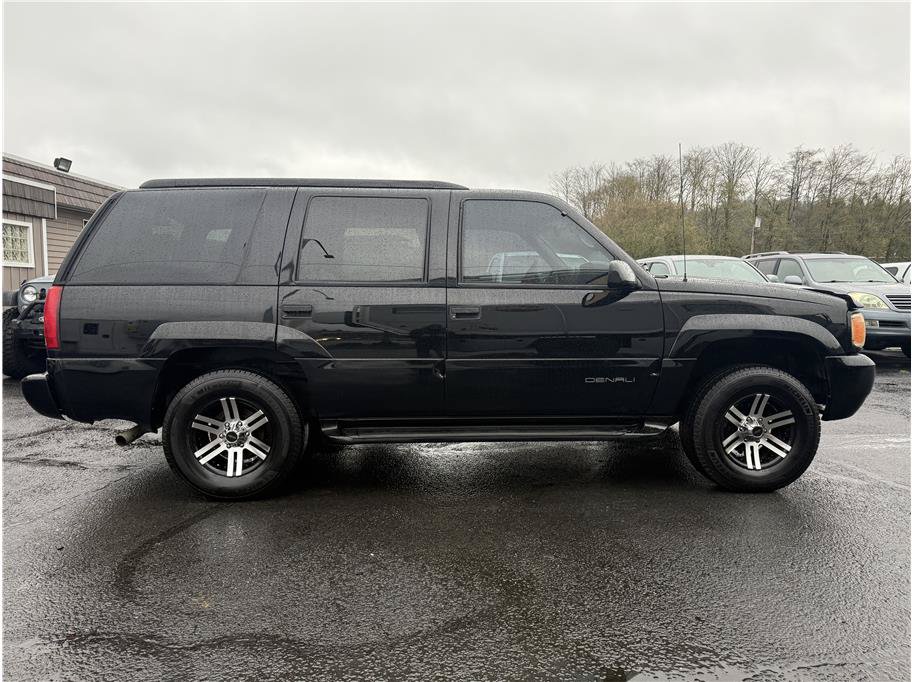 Used 1999 GMC Yukon Denali AWD/4WD image 1