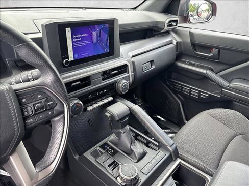 Certified 2025 Toyota 4Runner SR5 AWD/4WD image 15