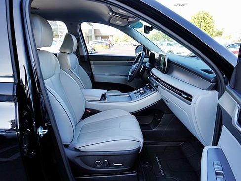 Certified 2025 Hyundai Palisade SEL FWD image 11