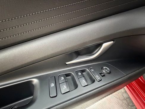 Certified 2023 Hyundai Elantra SEL w/ Preferred Accessory Package image 23