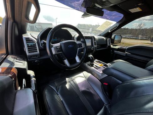 Used 2017 Ford F150 Platinum w/ Equipment Group 701A Luxury image 25