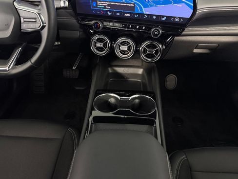 Used 2024 Chevrolet Blazer EV LT AWD/4WD image 16