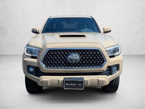 Used 2019 Toyota Tacoma TRD Sport RWD image 2