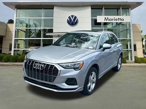 Used 2019 Audi Q3 2.0T Premium w/ Convenience Package AWD/4WD image 1