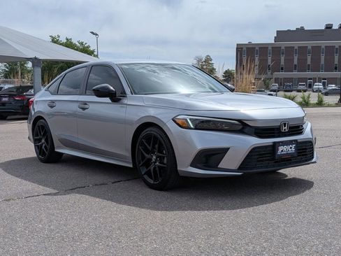Used 2024 Honda Civic Sport image 3