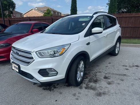 Used 2018 Ford Escape SEL AWD/4WD image 3