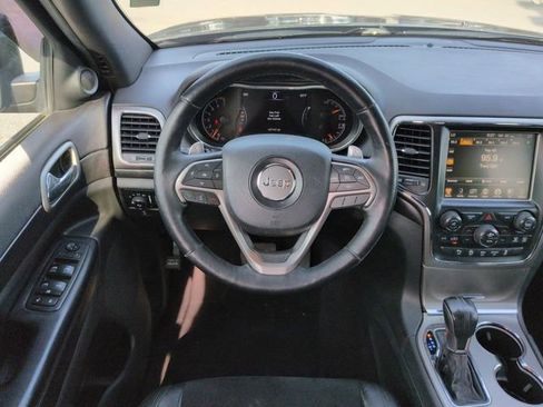 Used 2017 Jeep Grand Cherokee Altitude AWD/4WD image 13