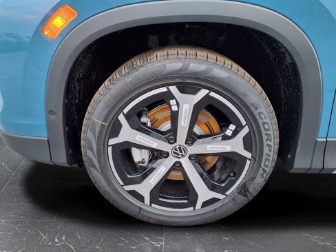 New 2026 Volkswagen Tiguan SE image 11