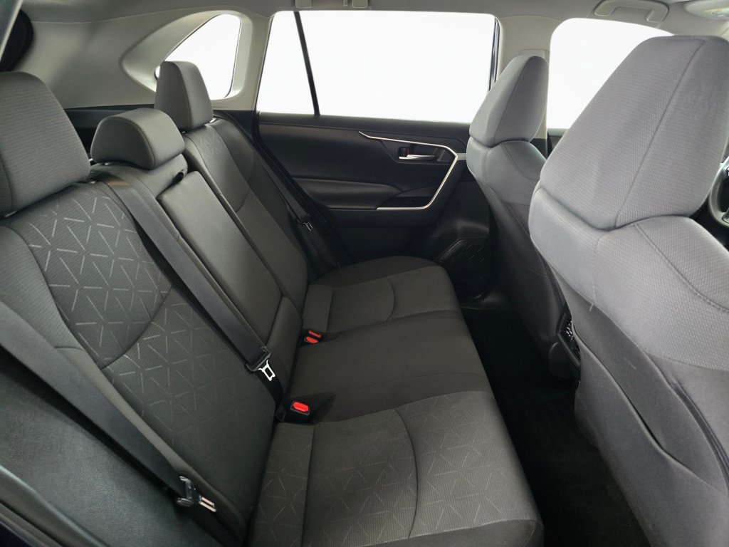 Used 2025 Toyota RAV4 XLE AWD/4WD image 38