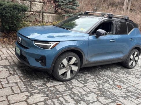 Used 2024 Volvo XC40 Recharge Ultimate w/ Protection Package Premier image 1