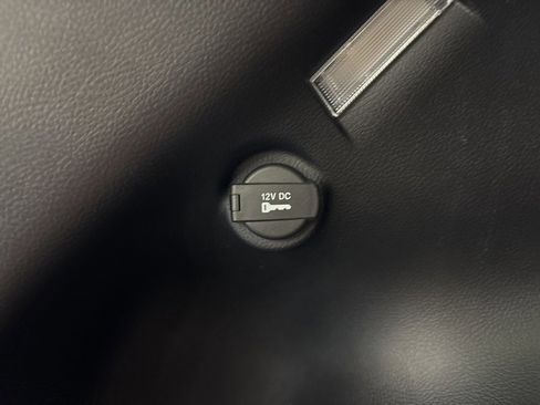 Used 2022 Jeep Compass Limited image 9