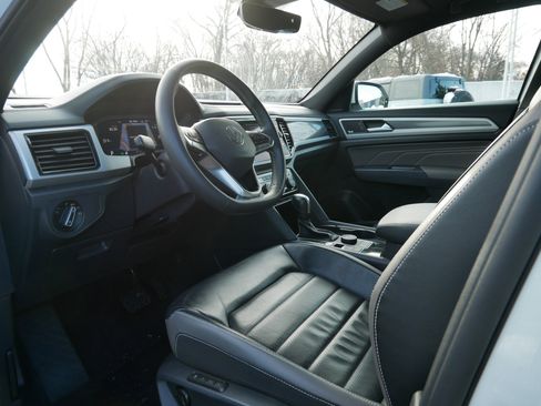 Used 2021 Volkswagen Atlas Cross Sport SEL Premium image 13