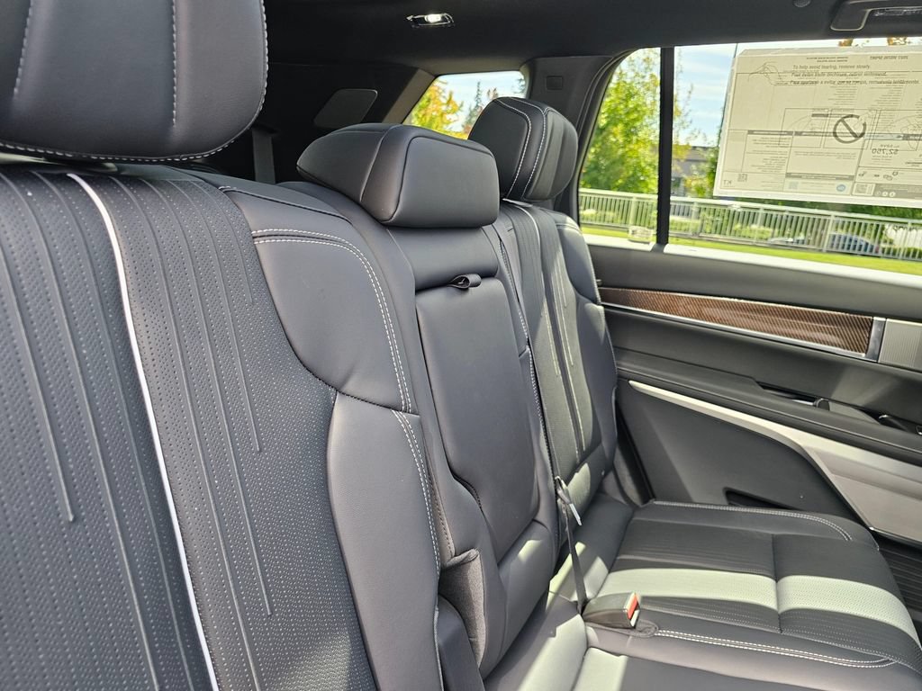 New 2027 Cadillac Vistiq Luxury AWD/4WD image 13