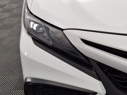 Used 2021 Toyota Camry SE FWD image 27