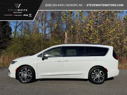 New 2026 Chrysler Pacifica Pinnacle
