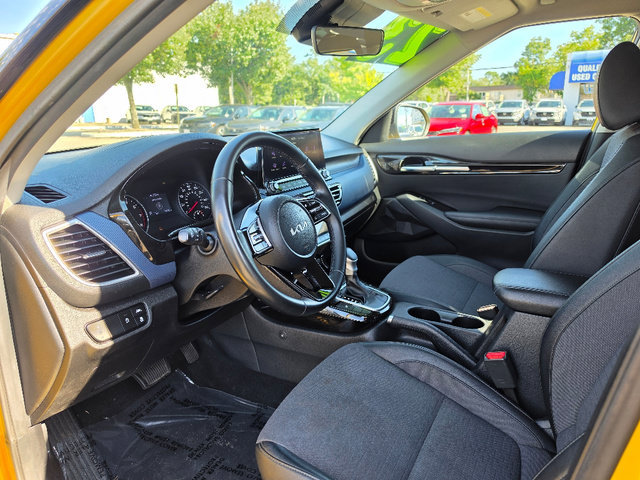 Used 2023 Kia Seltos S w/ Navigation Package AWD/4WD image 21