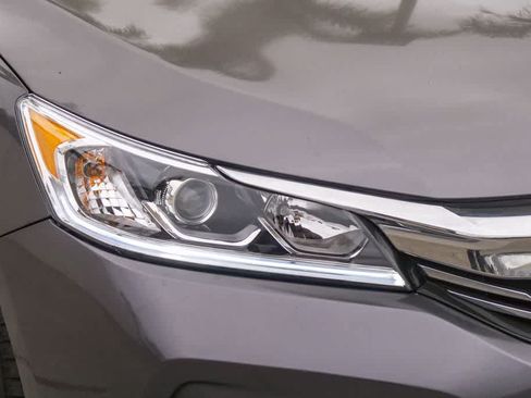 Used 2017 Honda Accord EX-L image 4