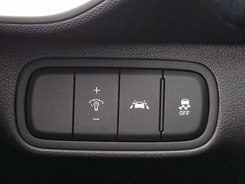 Used 2020 Hyundai Venue SE image 25