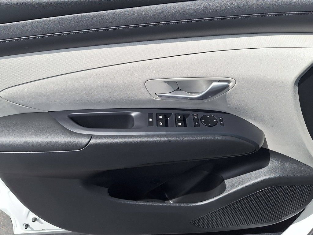 New 2025 Hyundai Tucson SE AWD/4WD image 9