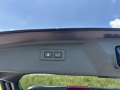 Used 2024 Subaru Outback Touring XT w/ Popular Package #2 image 19