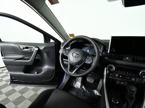 New 2025 Toyota RAV4 XLE image 19