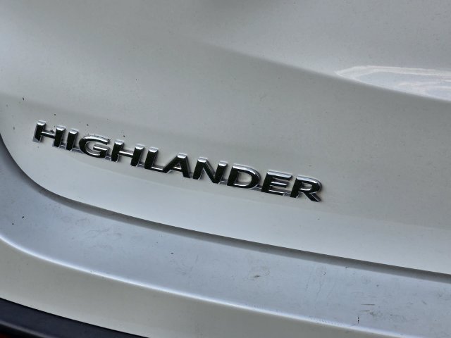 Used 2019 Toyota Highlander XLE FWD image 15