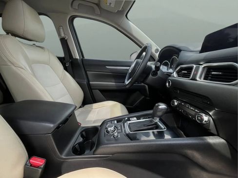 Used 2017 MAZDA CX-5 Touring w/ Preferred Equipment Package FWD image 11