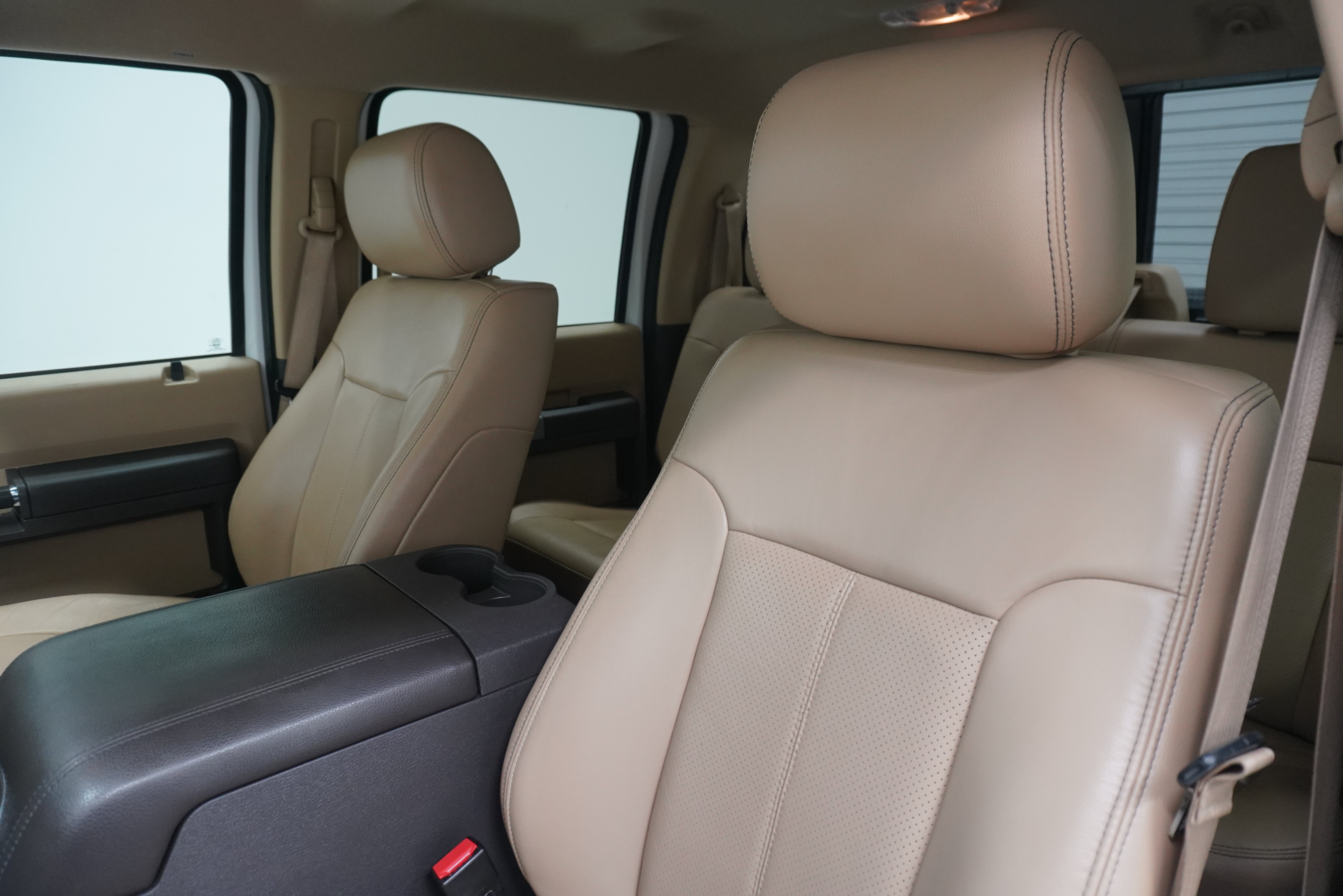Used 2016 Ford F350 Lariat w/ Lariat Interior Package AWD/4WD image 11