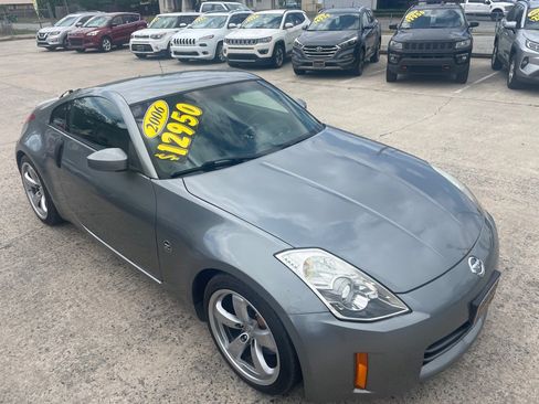 Used 2006 Nissan 350Z Grand Touring w/ (N93) Cargo Convenience Pkg RWD image 4