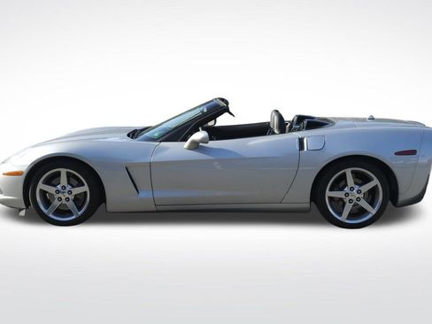 Used 2005 Chevrolet Corvette Convertible w/ Preferred Equipment Group image 3