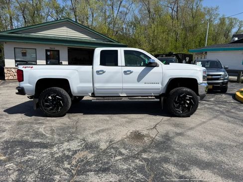 Used 2017 Chevrolet Silverado 1500 LT w/ All Star Edition AWD/4WD image 6