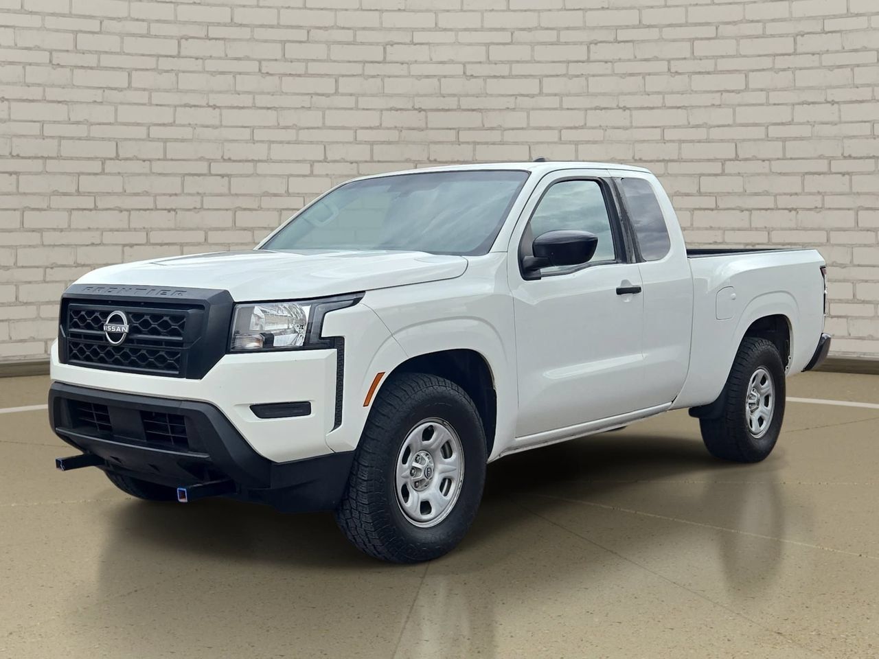 Used 2024 Nissan Frontier S RWD image 1