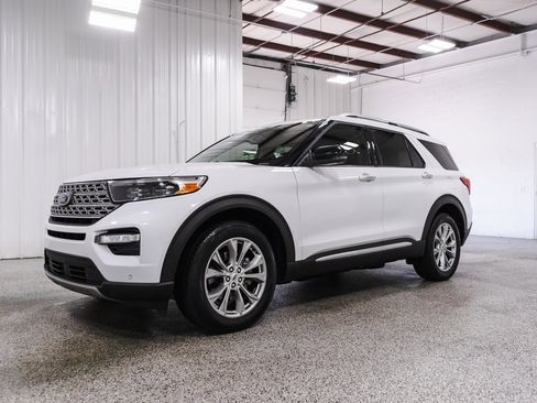 Used 2021 Ford Explorer Limited w/ Equipment Group 301A image 3