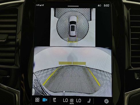 Certified 2025 Volvo XC90 T8 Plus w/ Protection Package Premier image 15